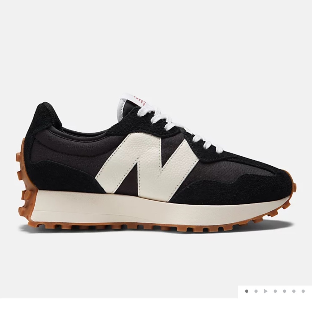 New Balance 327 size 8
